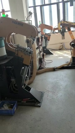 刀尖對刀尖,但凡失誤一點都得停機一個。準