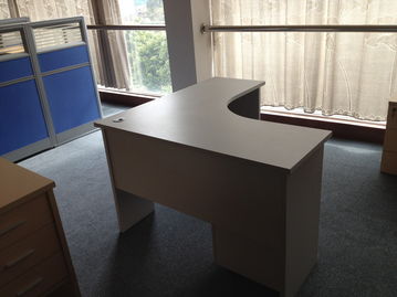 家具廠展廳換季,辦公臺(tái) 文員臺(tái) 會(huì)議臺(tái) 書(shū)柜 半價(jià)拋售 需自行安排車 文體辦公用品 powered discuz